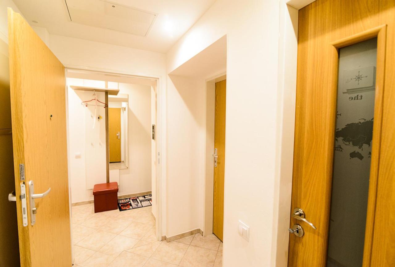 Ground Floor Apartment Praag Buitenkant foto