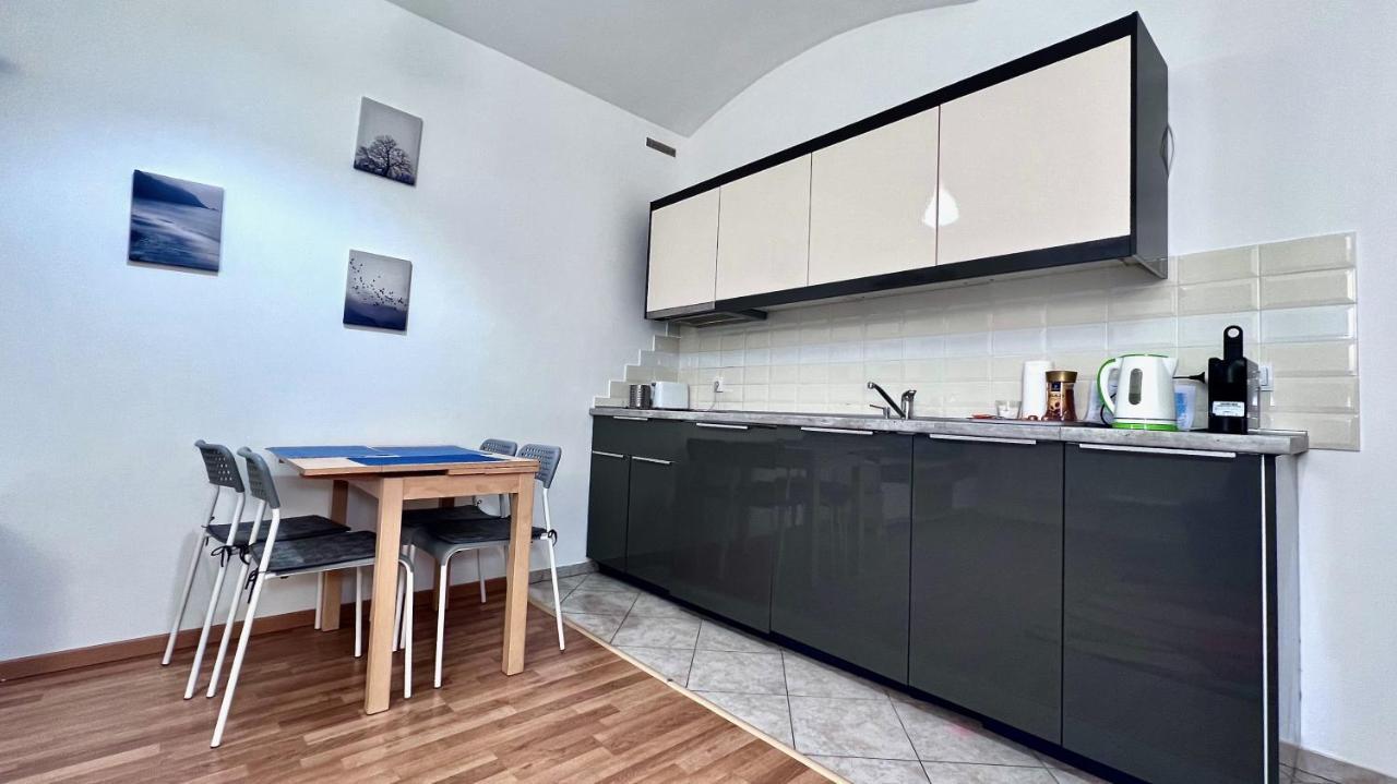 Ground Floor Apartment Praag Buitenkant foto