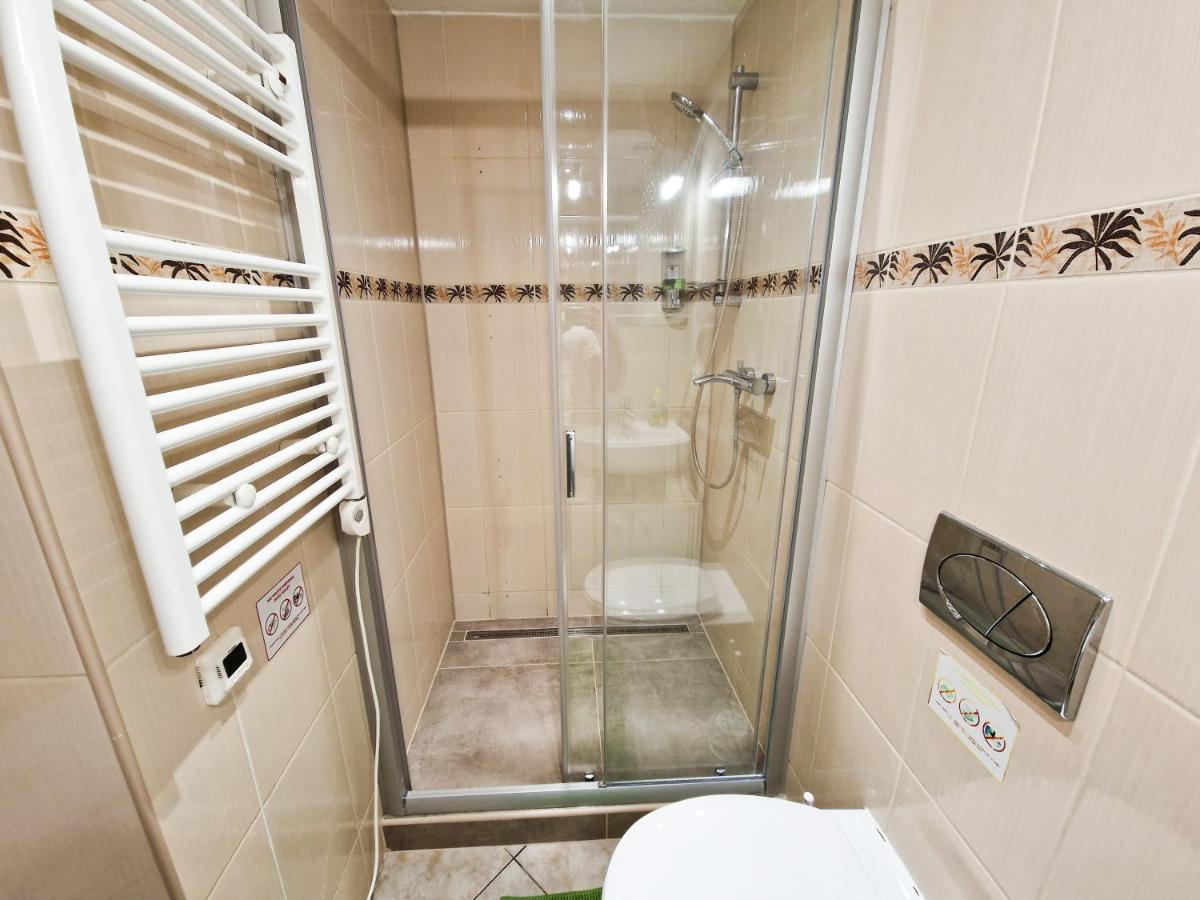 Ground Floor Apartment Praag Buitenkant foto