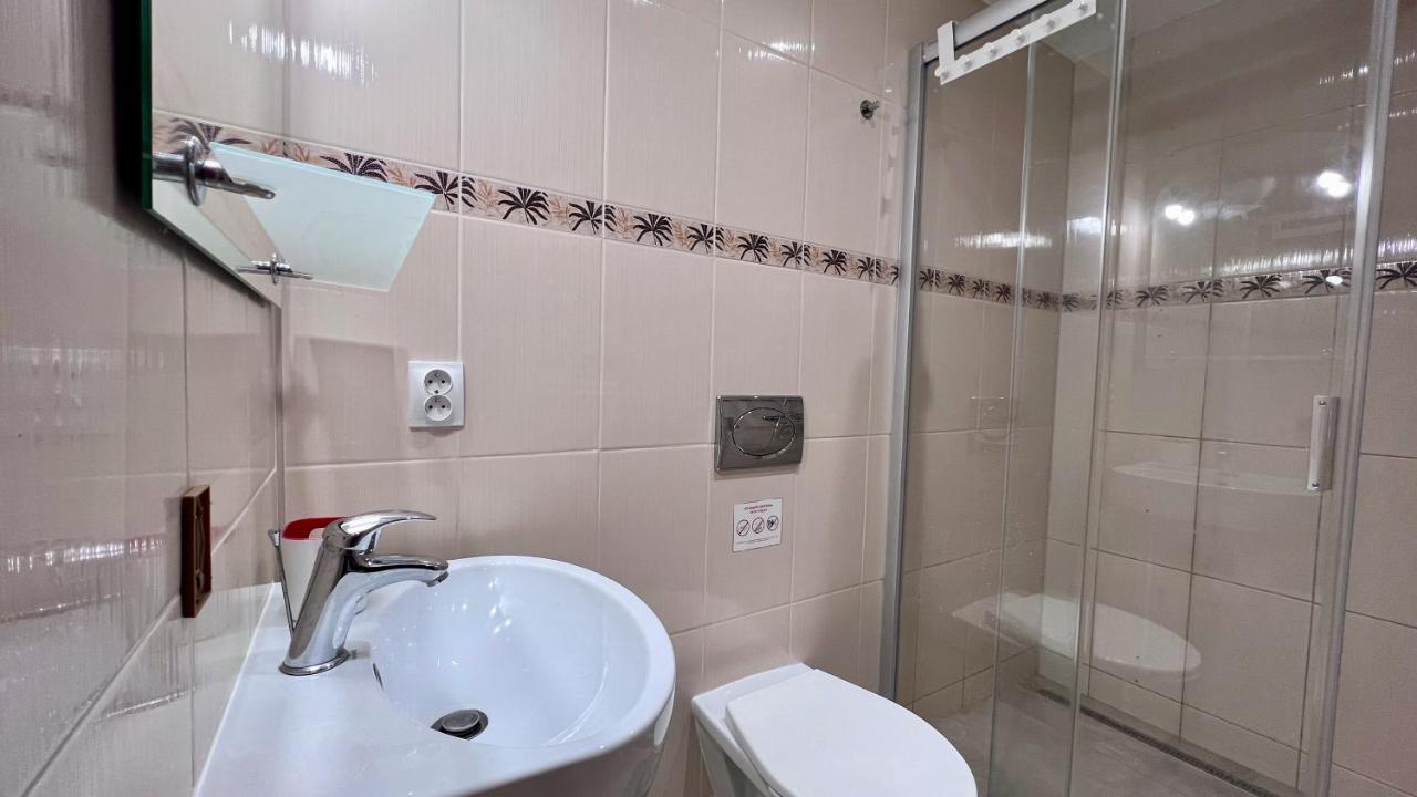 Ground Floor Apartment Praag Buitenkant foto